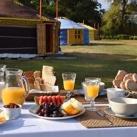 Yourte Nomade-Lodge Les Ecrennes Exterior foto