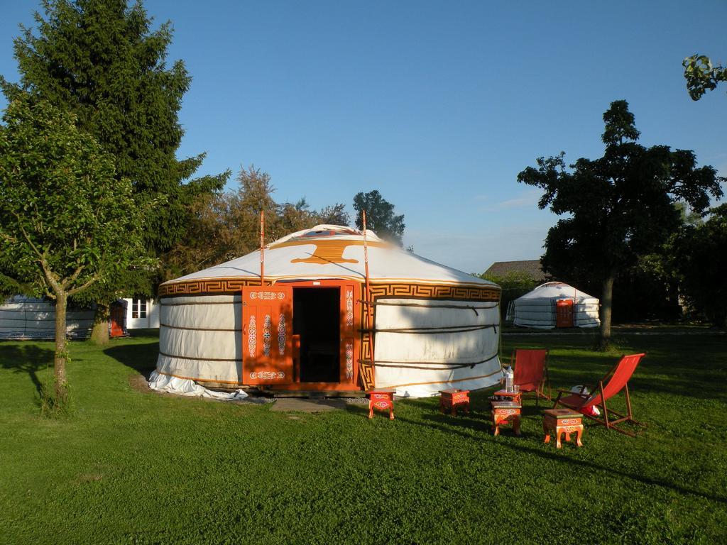 Yourte Nomade-Lodge Les Ecrennes Habitación foto
