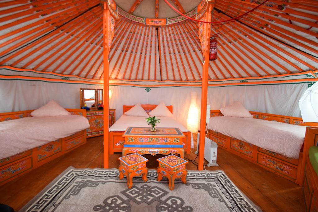 Yourte Nomade-Lodge Les Ecrennes Exterior foto